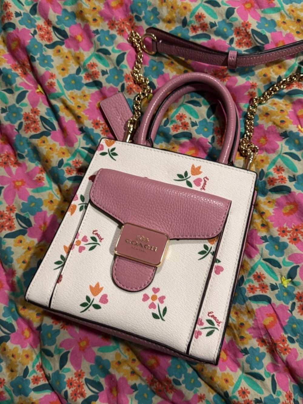 NEW COACH Mini Pepper Crossbody
With Heart Petal Print Pink Purse Handbag Spring - Picture 5 of 5